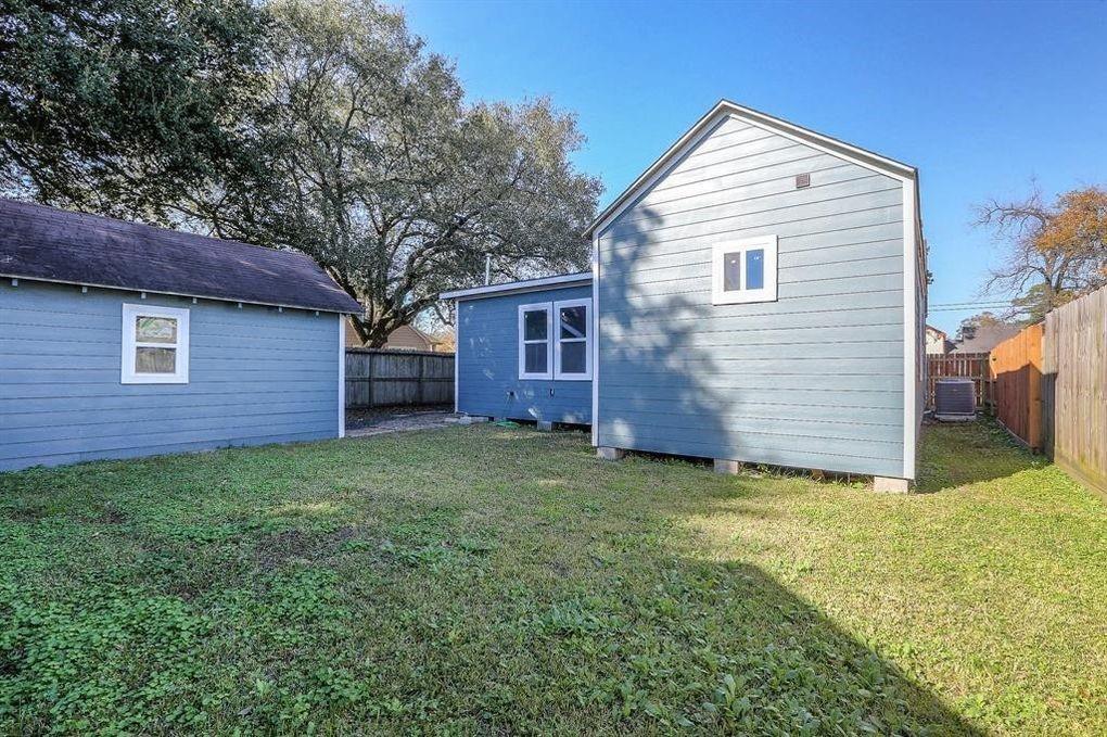 908 1 Kelley Street, Houston, Texas 77009, 3 Bedrooms Bedrooms, 5 Rooms Rooms,2 BathroomsBathrooms,Single-family,For Sale,Kelley,51404722