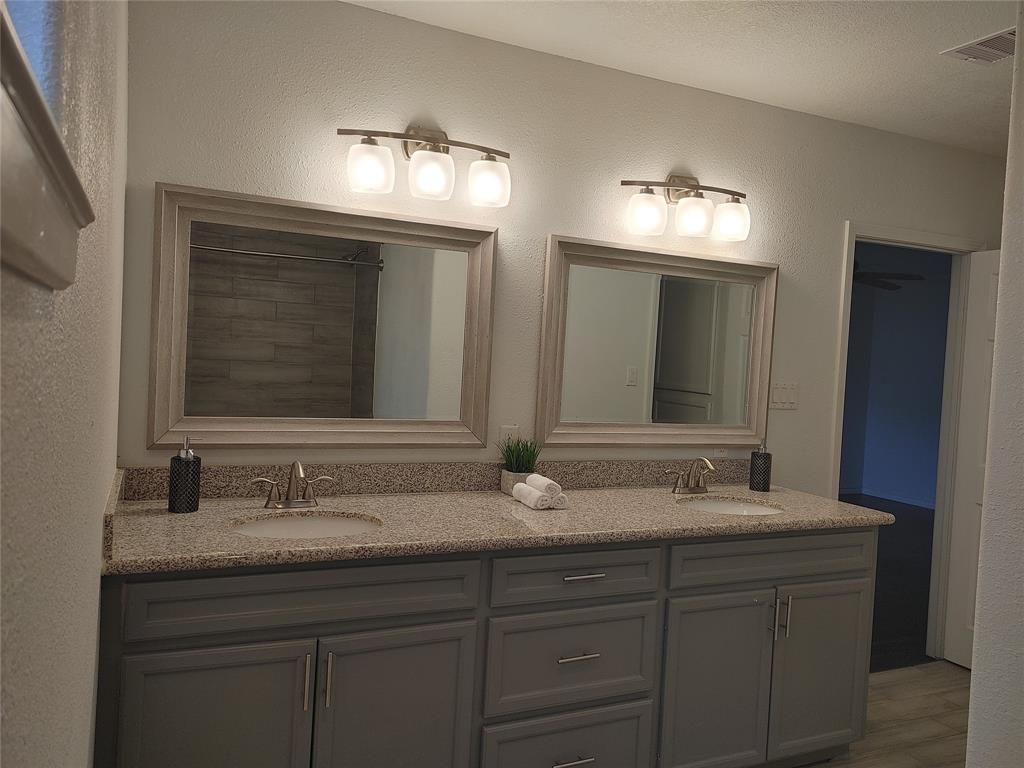 908 1 Kelley Street, Houston, Texas 77009, 3 Bedrooms Bedrooms, 5 Rooms Rooms,2 BathroomsBathrooms,Single-family,For Sale,Kelley,51404722
