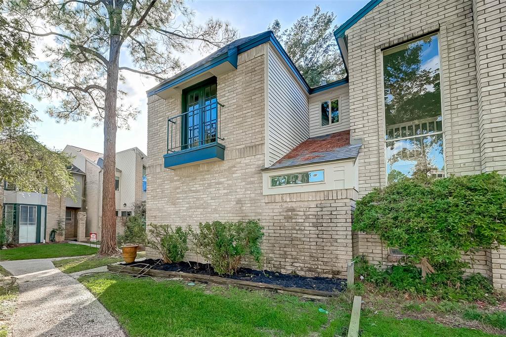 662 2 Eldridge Parkway, Houston, Texas 77079, 3 Bedrooms Bedrooms, 6 Rooms Rooms,2 BathroomsBathrooms,Townhouse/condo,For Sale,Eldridge,16034878