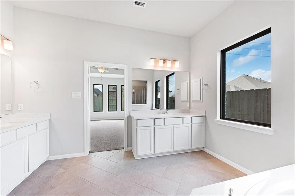 4318 2 Sandy Cove Drive, Manvel, Texas 77578, 4 Bedrooms Bedrooms, 12 Rooms Rooms,4 BathroomsBathrooms,Single-family,For Sale,Sandy Cove,68906075