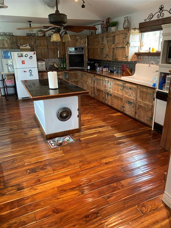 2325/2323 2 Westward Avenue, La Marque, Texas 77568, 1 Bedroom Bedrooms, 6 Rooms Rooms,1 BathroomBathrooms,Single-family,For Sale,Westward,77708733