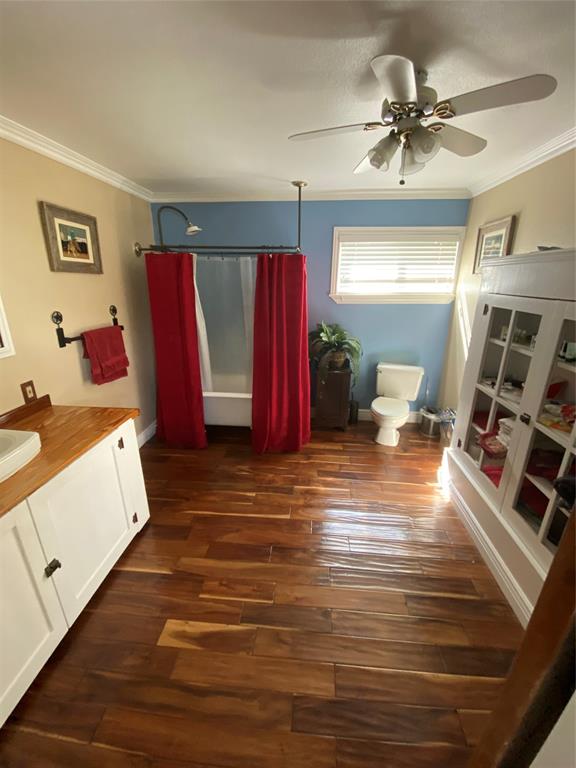 2325/2323 2 Westward Avenue, La Marque, Texas 77568, 1 Bedroom Bedrooms, 6 Rooms Rooms,1 BathroomBathrooms,Single-family,For Sale,Westward,77708733