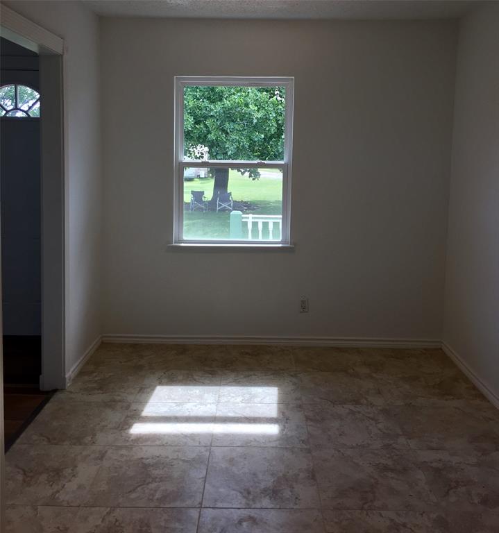 2325/2323 2 Westward Avenue, La Marque, Texas 77568, 1 Bedroom Bedrooms, 6 Rooms Rooms,1 BathroomBathrooms,Single-family,For Sale,Westward,77708733