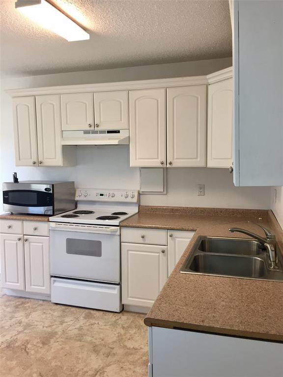 2325/2323 2 Westward Avenue, La Marque, Texas 77568, 1 Bedroom Bedrooms, 6 Rooms Rooms,1 BathroomBathrooms,Single-family,For Sale,Westward,77708733