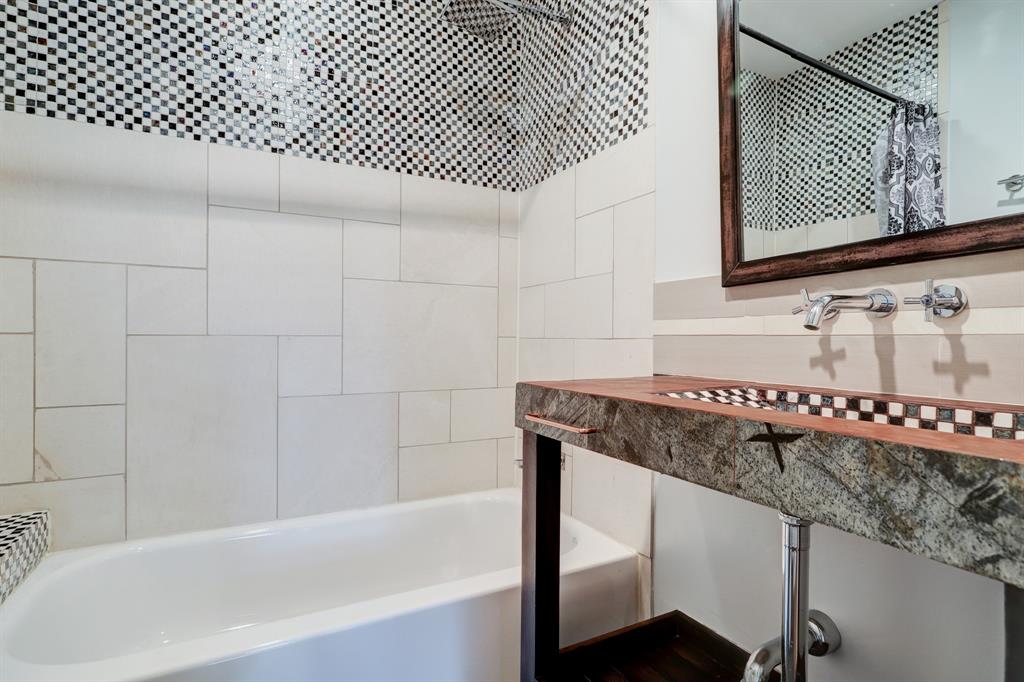 826 3 Peddie Street, Houston, Texas 77008, 3 Bedrooms Bedrooms, 8 Rooms Rooms,4 BathroomsBathrooms,Single-family,For Sale,Peddie,88907406
