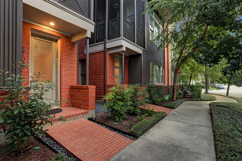 2708 4 Capitol Street, Houston, Texas 77003, 4 Bedrooms Bedrooms, 10 Rooms Rooms,3 BathroomsBathrooms,Townhouse/condo,For Sale,Capitol,76011161