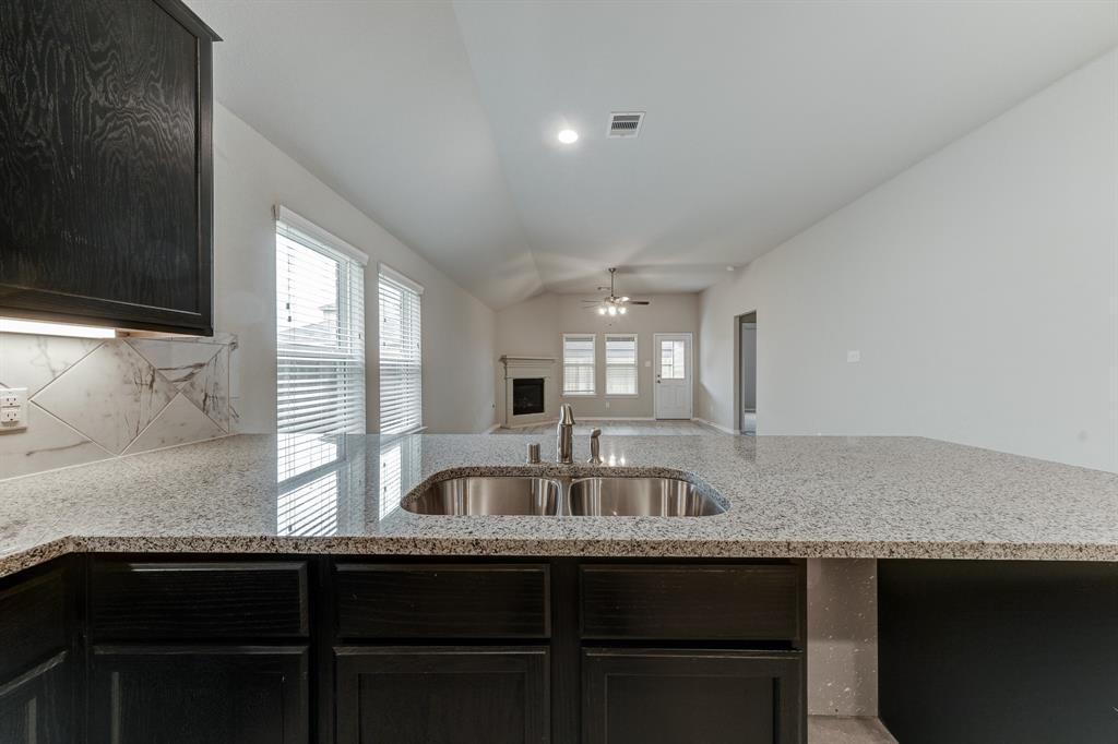2702 1 Golden Hills Court, Fresno, Texas 77545, 4 Bedrooms Bedrooms, 10 Rooms Rooms,3 BathroomsBathrooms,Single-family,For Sale,Golden Hills,78794679