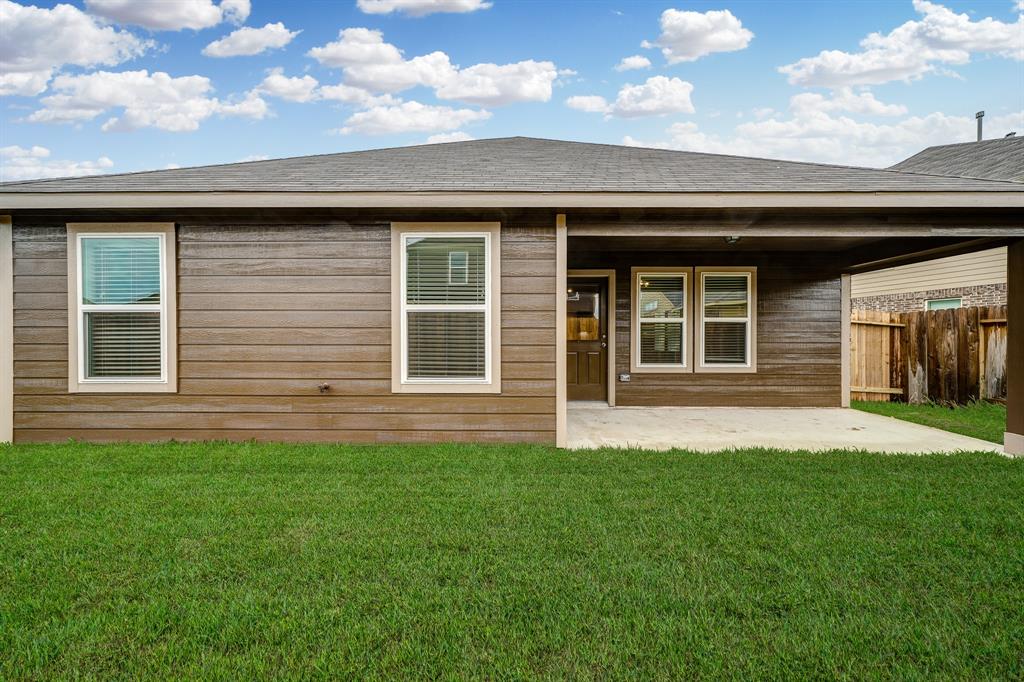 2702 1 Golden Hills Court, Fresno, Texas 77545, 4 Bedrooms Bedrooms, 10 Rooms Rooms,3 BathroomsBathrooms,Single-family,For Sale,Golden Hills,78794679