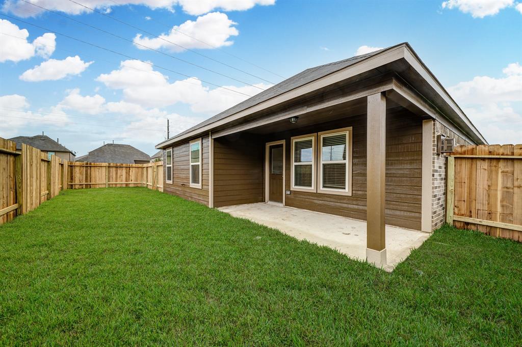 2702 1 Golden Hills Court, Fresno, Texas 77545, 4 Bedrooms Bedrooms, 10 Rooms Rooms,3 BathroomsBathrooms,Single-family,For Sale,Golden Hills,78794679