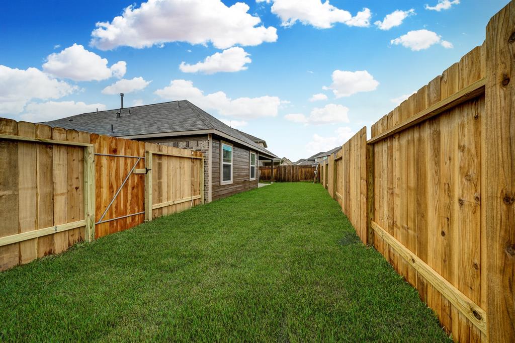 2702 1 Golden Hills Court, Fresno, Texas 77545, 4 Bedrooms Bedrooms, 10 Rooms Rooms,3 BathroomsBathrooms,Single-family,For Sale,Golden Hills,78794679