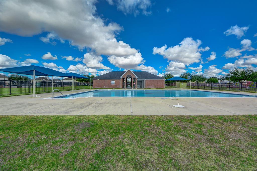 2702 1 Golden Hills Court, Fresno, Texas 77545, 4 Bedrooms Bedrooms, 10 Rooms Rooms,3 BathroomsBathrooms,Single-family,For Sale,Golden Hills,78794679
