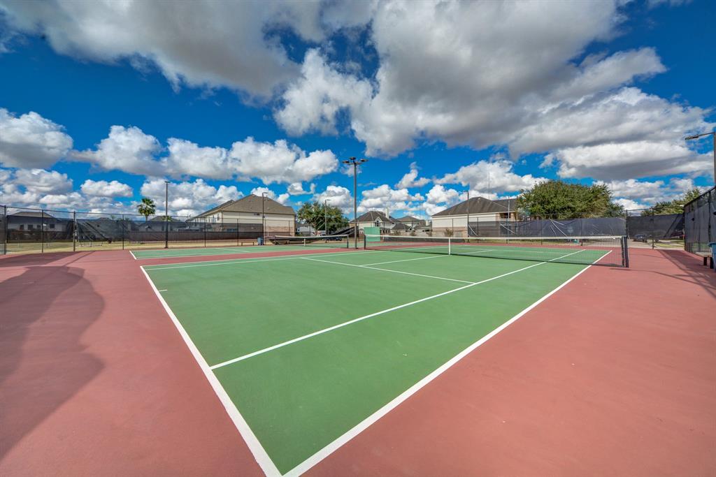 2702 1 Golden Hills Court, Fresno, Texas 77545, 4 Bedrooms Bedrooms, 10 Rooms Rooms,3 BathroomsBathrooms,Single-family,For Sale,Golden Hills,78794679