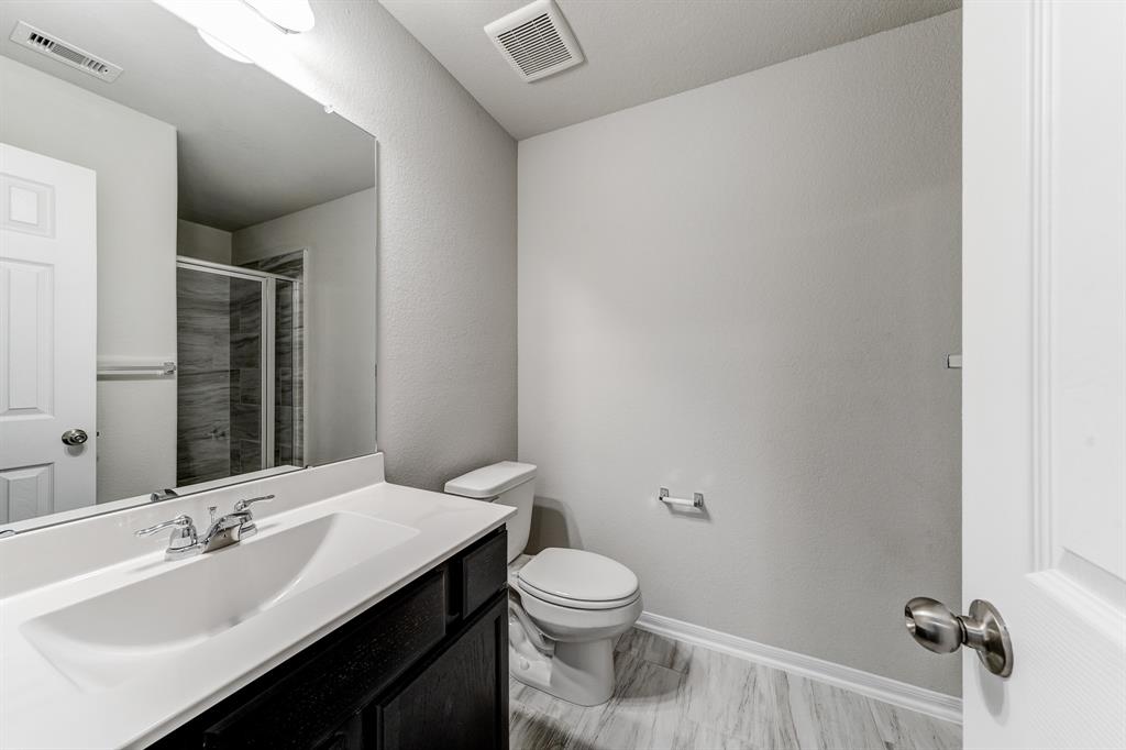 2702 1 Golden Hills Court, Fresno, Texas 77545, 4 Bedrooms Bedrooms, 10 Rooms Rooms,3 BathroomsBathrooms,Single-family,For Sale,Golden Hills,78794679