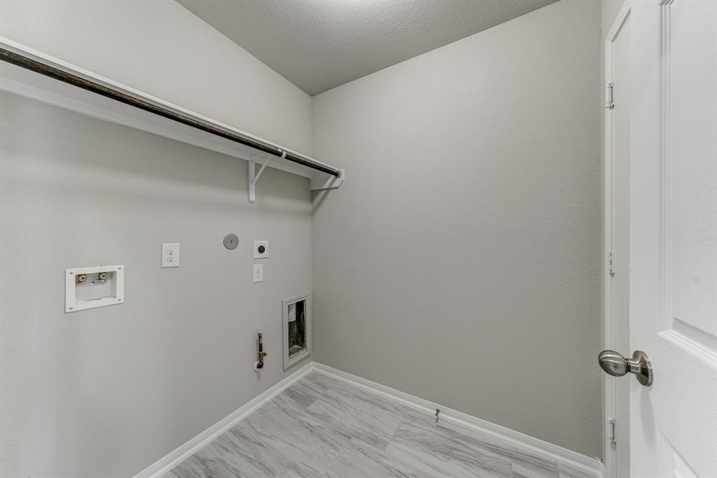 2702 1 Golden Hills Court, Fresno, Texas 77545, 4 Bedrooms Bedrooms, 10 Rooms Rooms,3 BathroomsBathrooms,Single-family,For Sale,Golden Hills,78794679