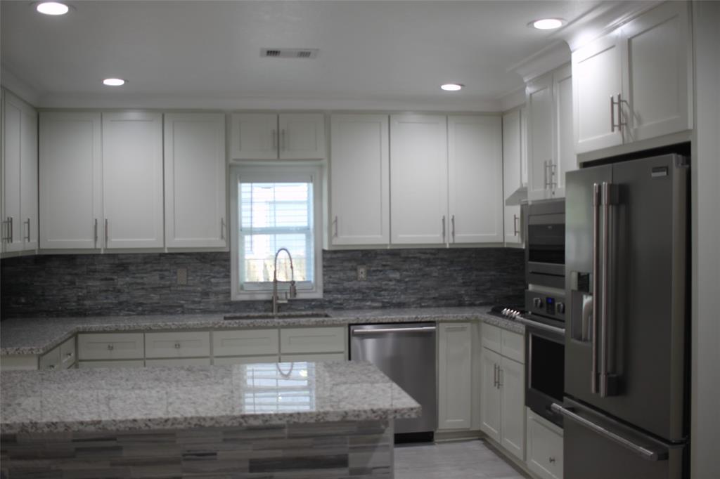 7007 1 Japonica Street, Houston, Texas 77087, 4 Bedrooms Bedrooms, 6 Rooms Rooms,3 BathroomsBathrooms,Single-family,For Sale,Japonica,52078638