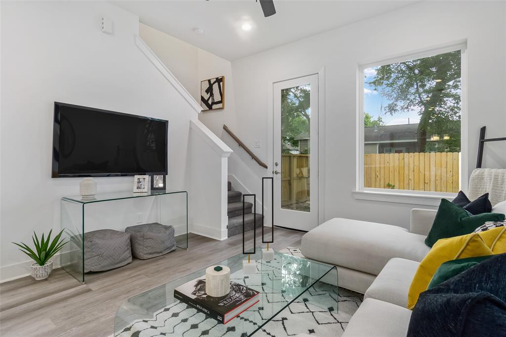 216 2 Oriole Street, Houston, Texas 77018, 3 Bedrooms Bedrooms, 6 Rooms Rooms,2 BathroomsBathrooms,Single-family,For Sale,Oriole,68820571