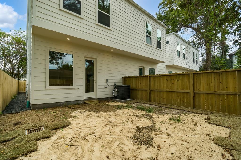 216 2 Oriole Street, Houston, Texas 77018, 3 Bedrooms Bedrooms, 6 Rooms Rooms,2 BathroomsBathrooms,Single-family,For Sale,Oriole,68820571