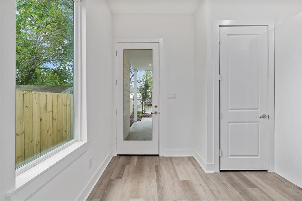 216 2 Oriole Street, Houston, Texas 77018, 3 Bedrooms Bedrooms, 6 Rooms Rooms,2 BathroomsBathrooms,Single-family,For Sale,Oriole,68820571