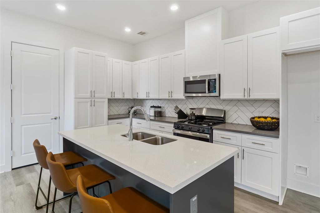 216 2 Oriole Street, Houston, Texas 77018, 3 Bedrooms Bedrooms, 6 Rooms Rooms,2 BathroomsBathrooms,Single-family,For Sale,Oriole,68820571