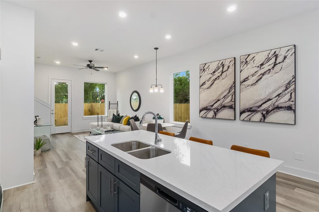 216 2 Oriole Street, Houston, Texas 77018, 3 Bedrooms Bedrooms, 6 Rooms Rooms,2 BathroomsBathrooms,Single-family,For Sale,Oriole,68820571