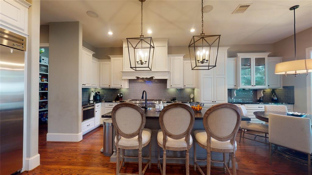 4026 2 Merrick Street, Houston, Texas 77025, 5 Bedrooms Bedrooms, 13 Rooms Rooms,4 BathroomsBathrooms,Single-family,For Sale,Merrick,74424332