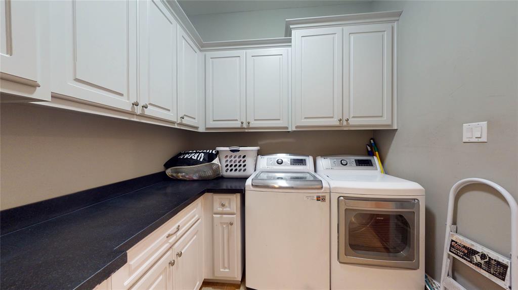4026 2 Merrick Street, Houston, Texas 77025, 5 Bedrooms Bedrooms, 13 Rooms Rooms,4 BathroomsBathrooms,Single-family,For Sale,Merrick,74424332
