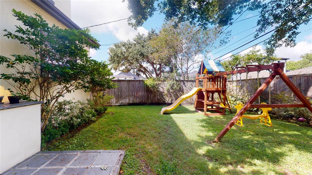 4026 2 Merrick Street, Houston, Texas 77025, 5 Bedrooms Bedrooms, 13 Rooms Rooms,4 BathroomsBathrooms,Single-family,For Sale,Merrick,74424332