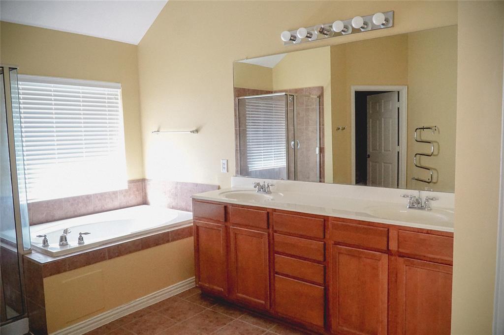 14426 1.5 Country Haven Court, Houston, Texas 77044, 4 Bedrooms Bedrooms, 11 Rooms Rooms,2 BathroomsBathrooms,Single-family,For Sale,Country Haven,63516309