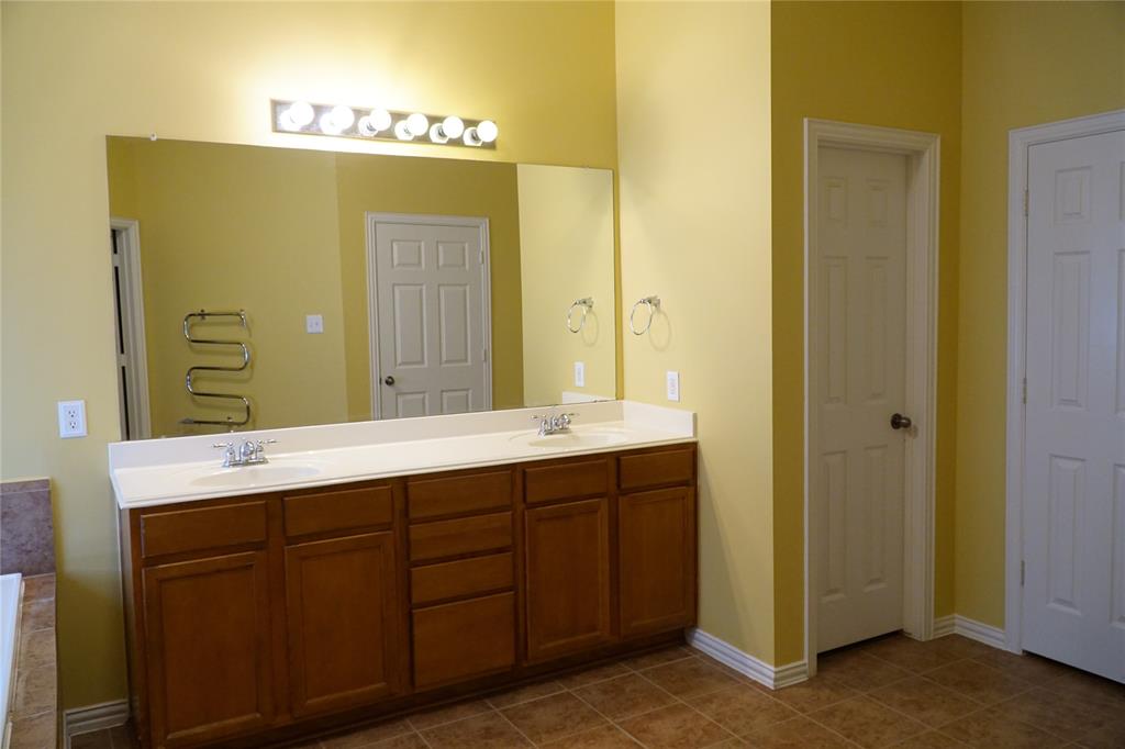 14426 1.5 Country Haven Court, Houston, Texas 77044, 4 Bedrooms Bedrooms, 11 Rooms Rooms,2 BathroomsBathrooms,Single-family,For Sale,Country Haven,63516309