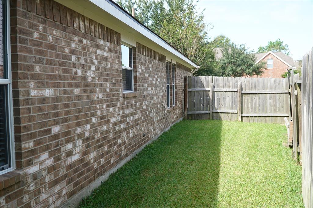 14426 1.5 Country Haven Court, Houston, Texas 77044, 4 Bedrooms Bedrooms, 11 Rooms Rooms,2 BathroomsBathrooms,Single-family,For Sale,Country Haven,63516309