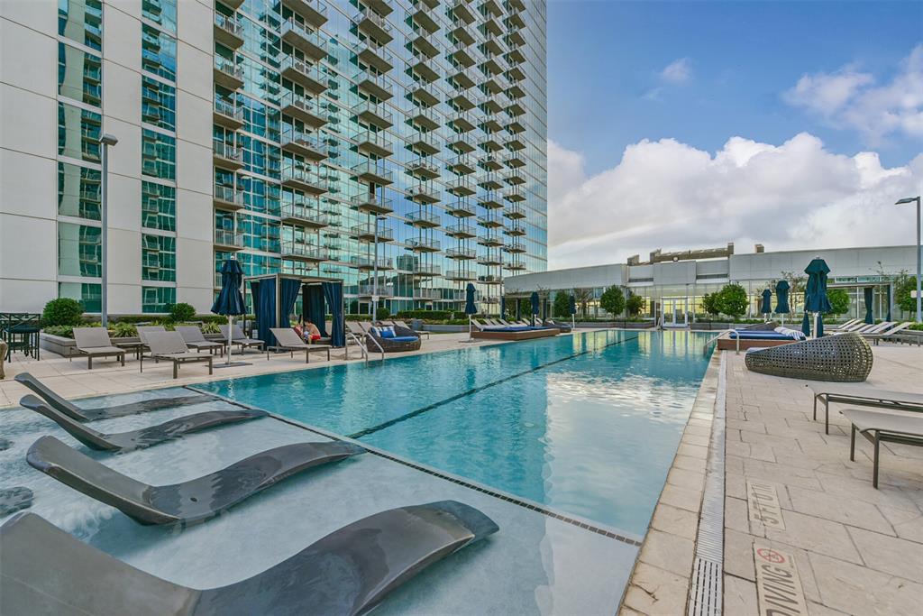 5925 Almeda Road, Houston, Texas 77004, 2 Bedrooms Bedrooms, 5 Rooms Rooms,2 BathroomsBathrooms,Mid/hi-rise Condo,For Sale,THE MOSAIC ON HERMANN PARK,Almeda,85413333