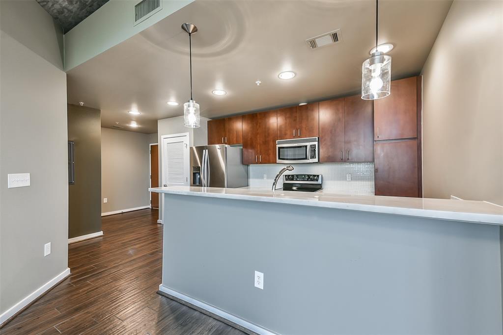 5925 Almeda Road, Houston, Texas 77004, 2 Bedrooms Bedrooms, 5 Rooms Rooms,2 BathroomsBathrooms,Mid/hi-rise Condo,For Sale,THE MOSAIC ON HERMANN PARK,Almeda,85413333