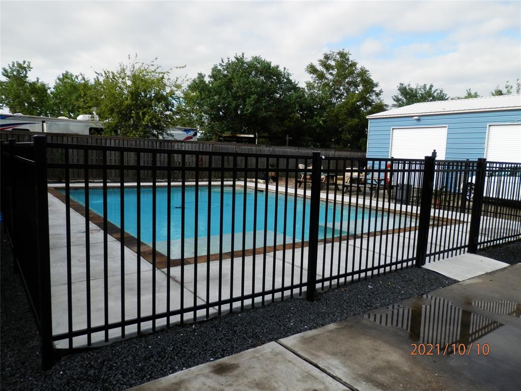 134 1 19th Street, San Leon, Texas 77539, 2 Bedrooms Bedrooms, 4 Rooms Rooms,1 BathroomBathrooms,Single-family,For Sale,19th,56956703