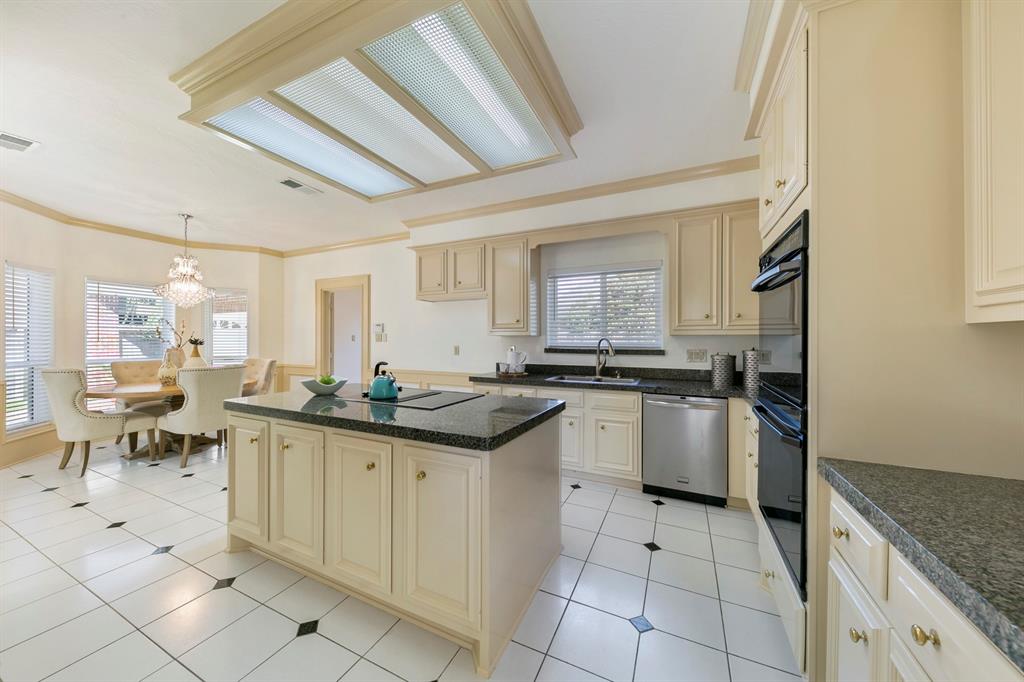 13614 2 Lakeshore Way Court, Houston, Texas 77077, 5 Bedrooms Bedrooms, 5 Rooms Rooms,4 BathroomsBathrooms,Single-family,For Sale,Lakeshore Way,73024446