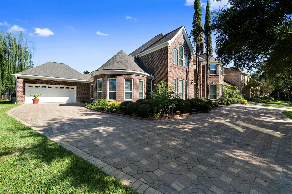 13614 2 Lakeshore Way Court, Houston, Texas 77077, 5 Bedrooms Bedrooms, 5 Rooms Rooms,4 BathroomsBathrooms,Single-family,For Sale,Lakeshore Way,73024446
