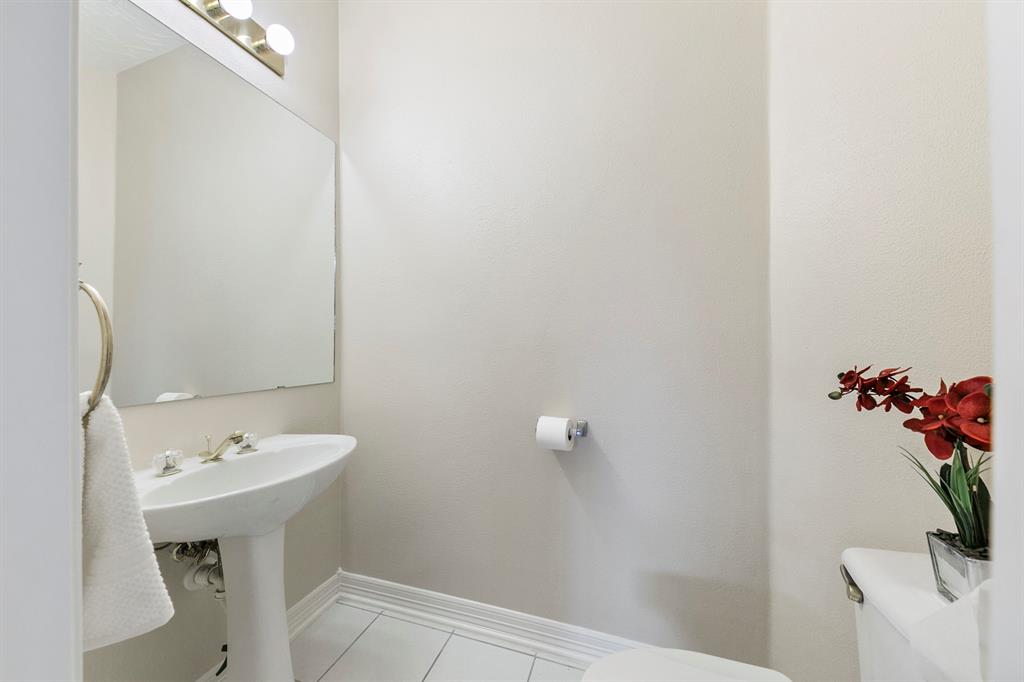 13614 2 Lakeshore Way Court, Houston, Texas 77077, 5 Bedrooms Bedrooms, 5 Rooms Rooms,4 BathroomsBathrooms,Single-family,For Sale,Lakeshore Way,73024446