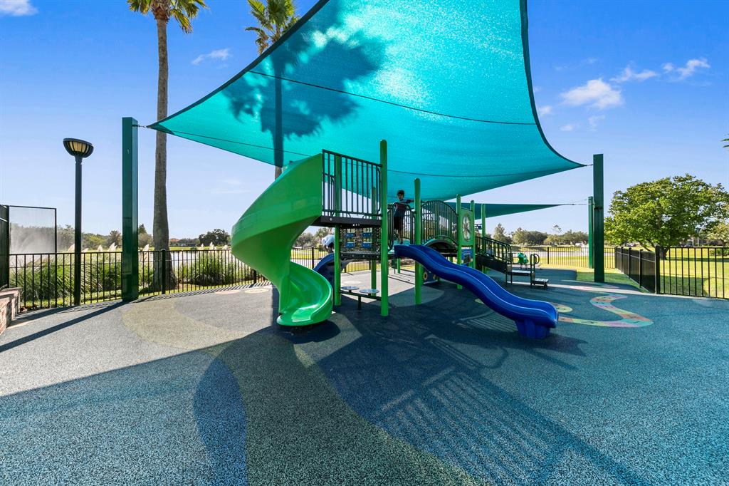 13614 2 Lakeshore Way Court, Houston, Texas 77077, 5 Bedrooms Bedrooms, 5 Rooms Rooms,4 BathroomsBathrooms,Single-family,For Sale,Lakeshore Way,73024446