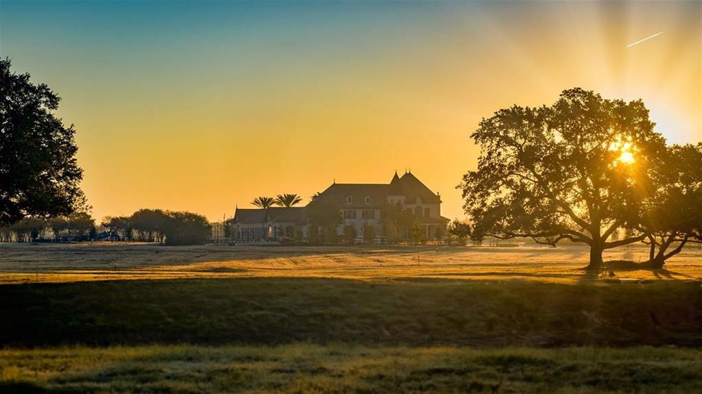 19318 1 Trotting Green Trail, Tomball, Texas 77377, 4 Bedrooms Bedrooms, 9 Rooms Rooms,3 BathroomsBathrooms,Single-family,For Sale,Trotting Green,84431966