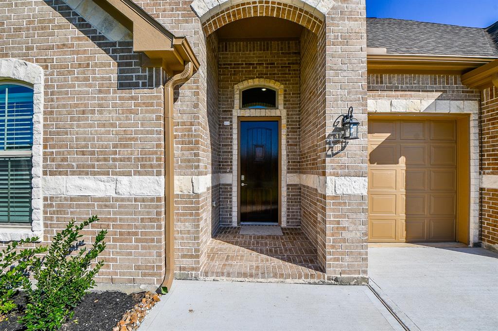 1402 1 Lakeland Circle, Rosharon, Texas 77583, 4 Bedrooms Bedrooms, 11 Rooms Rooms,3 BathroomsBathrooms,Single-family,For Sale,Lakeland,17334705