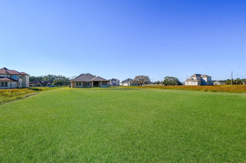 1402 1 Lakeland Circle, Rosharon, Texas 77583, 4 Bedrooms Bedrooms, 11 Rooms Rooms,3 BathroomsBathrooms,Single-family,For Sale,Lakeland,17334705