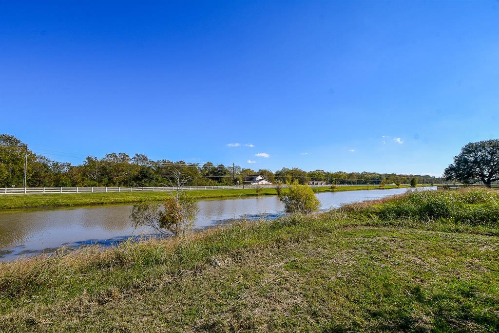 1402 1 Lakeland Circle, Rosharon, Texas 77583, 4 Bedrooms Bedrooms, 11 Rooms Rooms,3 BathroomsBathrooms,Single-family,For Sale,Lakeland,17334705