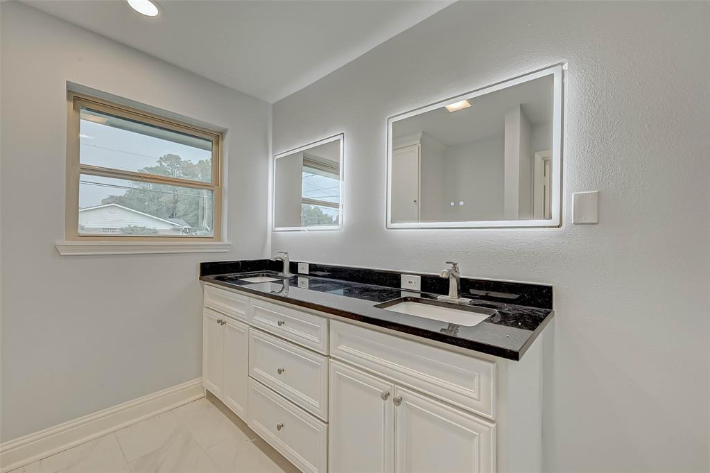 5402 1 Indigo Street, Houston, Texas 77096, 3 Bedrooms Bedrooms, 8 Rooms Rooms,2 BathroomsBathrooms,Single-family,For Sale,Indigo,65630299