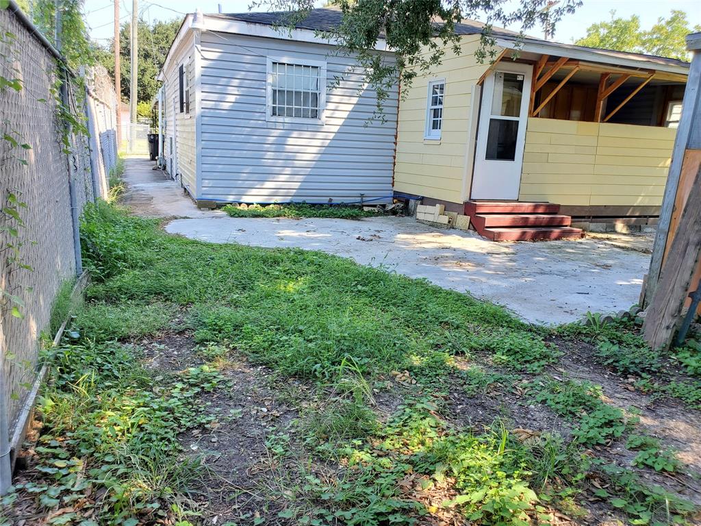 7331 1 Farnsworth Street, Houston, Texas 77022, 4 Bedrooms Bedrooms, 4 Rooms Rooms,2 BathroomsBathrooms,Single-family,For Sale,Farnsworth,63603333