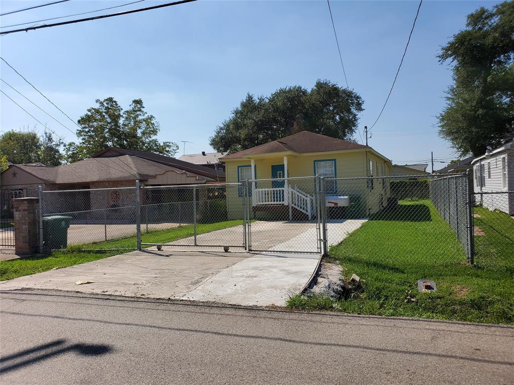 7331 1 Farnsworth Street, Houston, Texas 77022, 4 Bedrooms Bedrooms, 4 Rooms Rooms,2 BathroomsBathrooms,Single-family,For Sale,Farnsworth,63603333