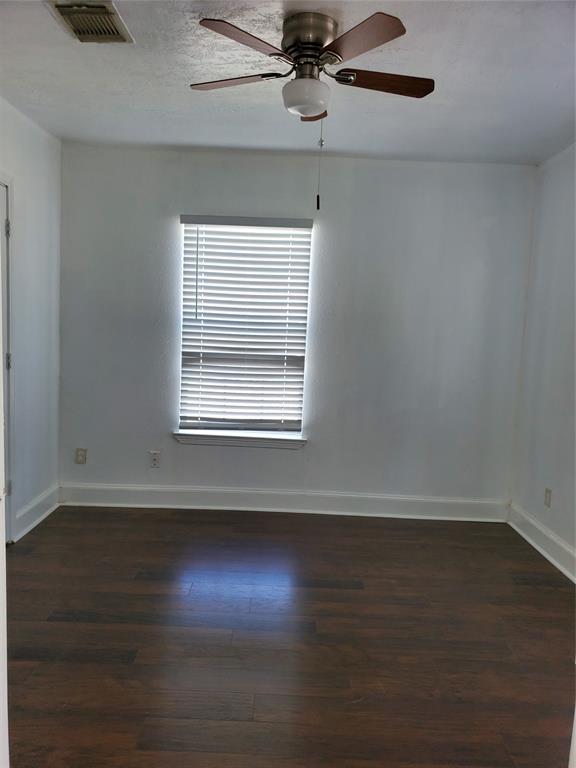 7331 1 Farnsworth Street, Houston, Texas 77022, 4 Bedrooms Bedrooms, 4 Rooms Rooms,2 BathroomsBathrooms,Single-family,For Sale,Farnsworth,63603333