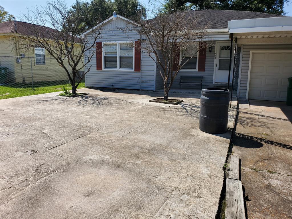 7331 1 Farnsworth Street, Houston, Texas 77022, 4 Bedrooms Bedrooms, 4 Rooms Rooms,2 BathroomsBathrooms,Single-family,For Sale,Farnsworth,63603333