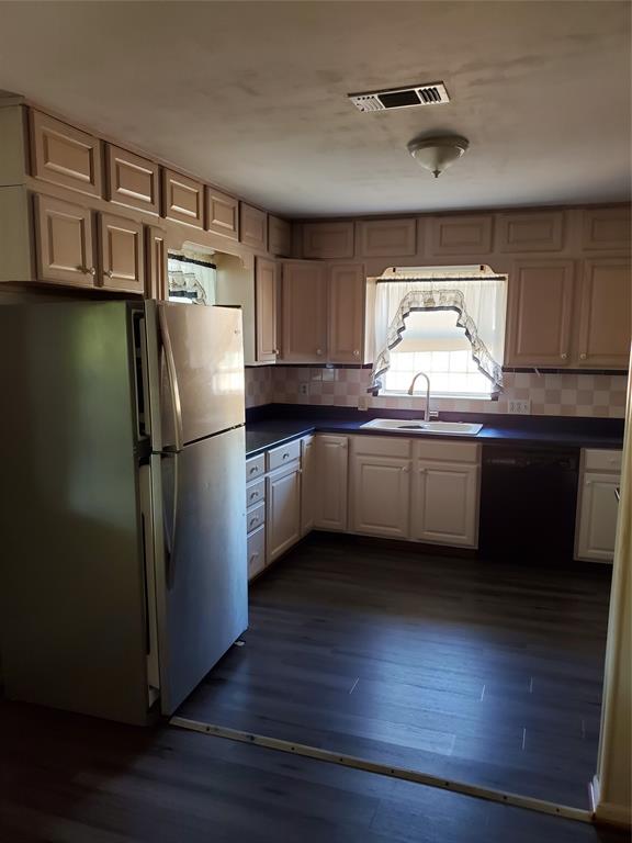 7331 1 Farnsworth Street, Houston, Texas 77022, 4 Bedrooms Bedrooms, 4 Rooms Rooms,2 BathroomsBathrooms,Single-family,For Sale,Farnsworth,63603333