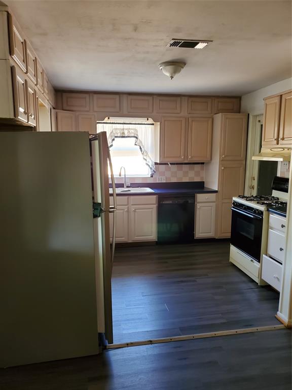 7331 1 Farnsworth Street, Houston, Texas 77022, 4 Bedrooms Bedrooms, 4 Rooms Rooms,2 BathroomsBathrooms,Single-family,For Sale,Farnsworth,63603333