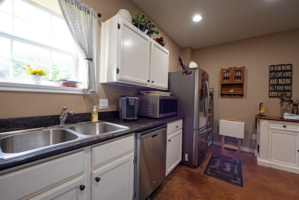 1795 1 County Road 30, Angleton, Texas 77515, 3 Bedrooms Bedrooms, 6 Rooms Rooms,2 BathroomsBathrooms,Single-family,For Sale,County Road 30,56552967