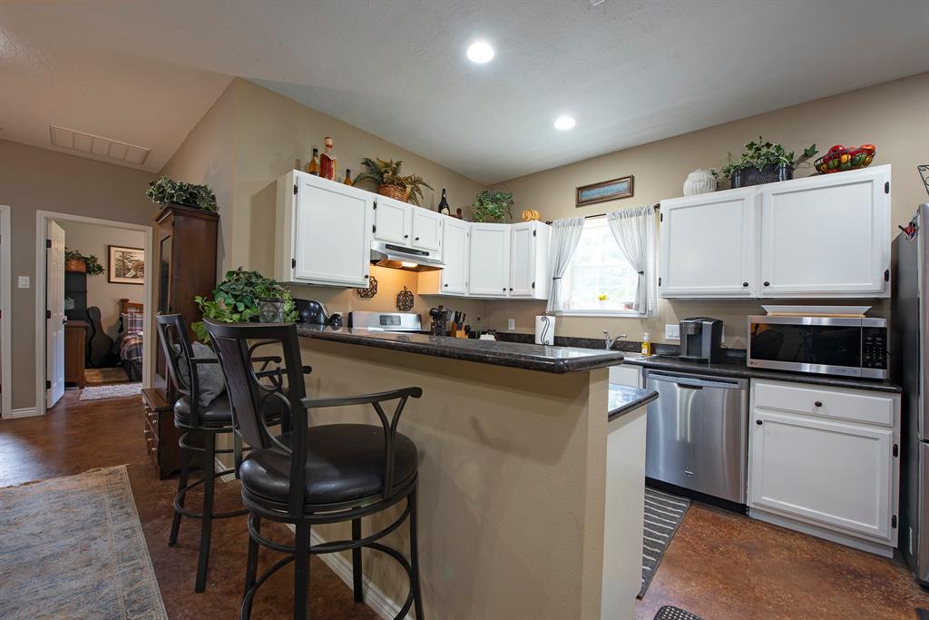 1795 1 County Road 30, Angleton, Texas 77515, 3 Bedrooms Bedrooms, 6 Rooms Rooms,2 BathroomsBathrooms,Single-family,For Sale,County Road 30,56552967